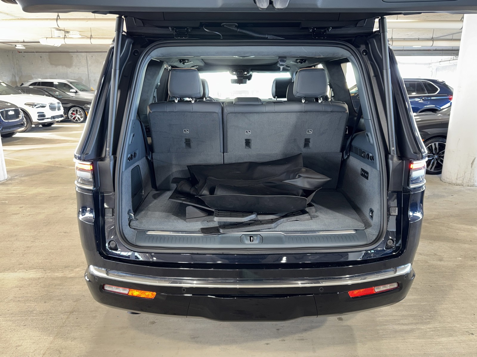 2023 Jeep Grand Wagoneer - Photo 14