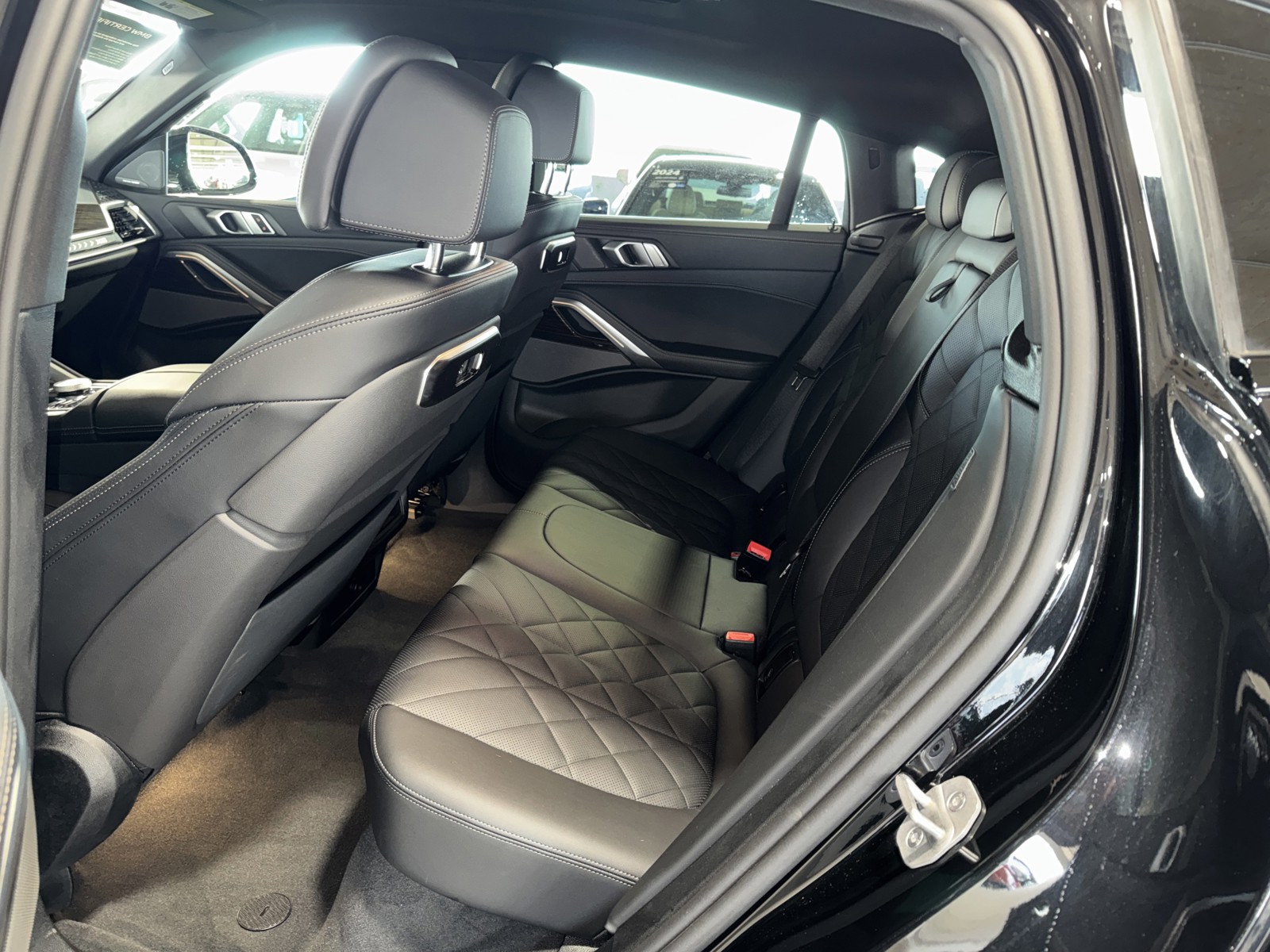 2025 BMW X6 - Photo 15
