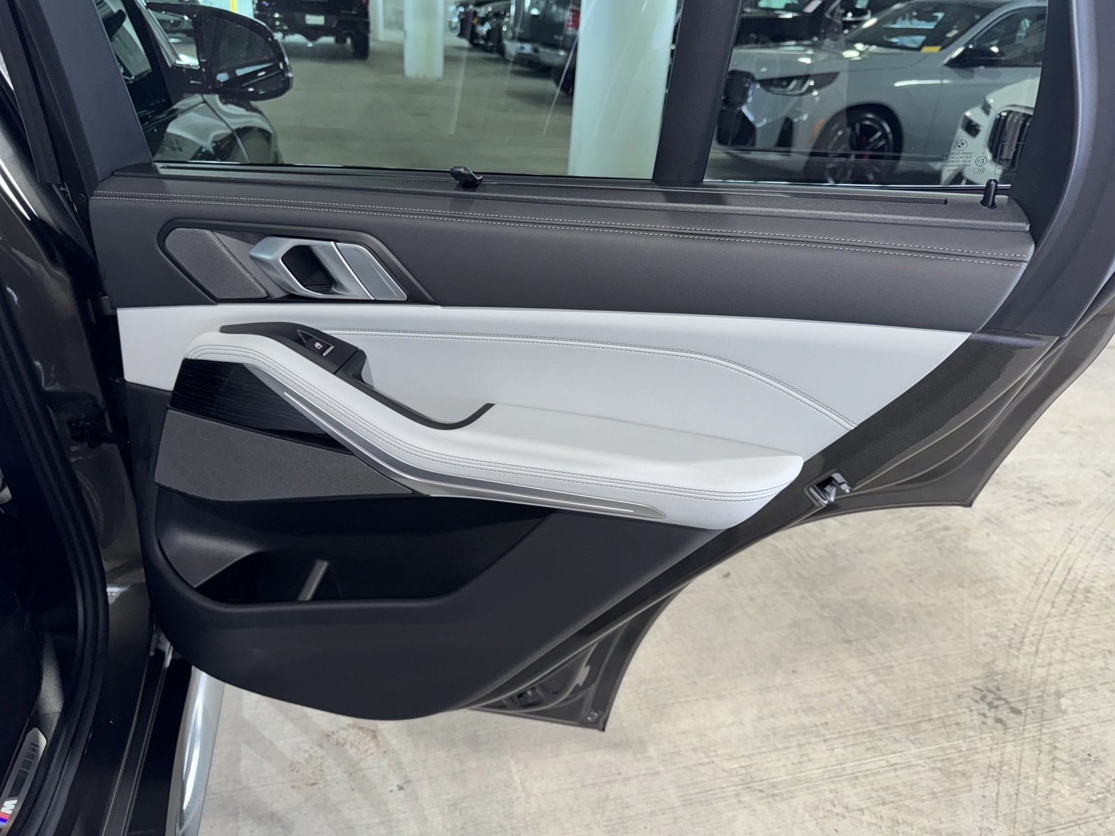 2025 BMW X5 - Photo 11