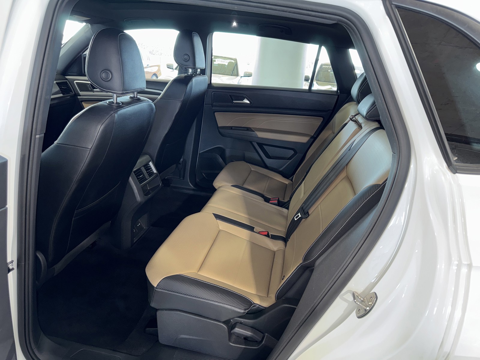 2023 Volkswagen Atlas Cross Sport - Photo 15