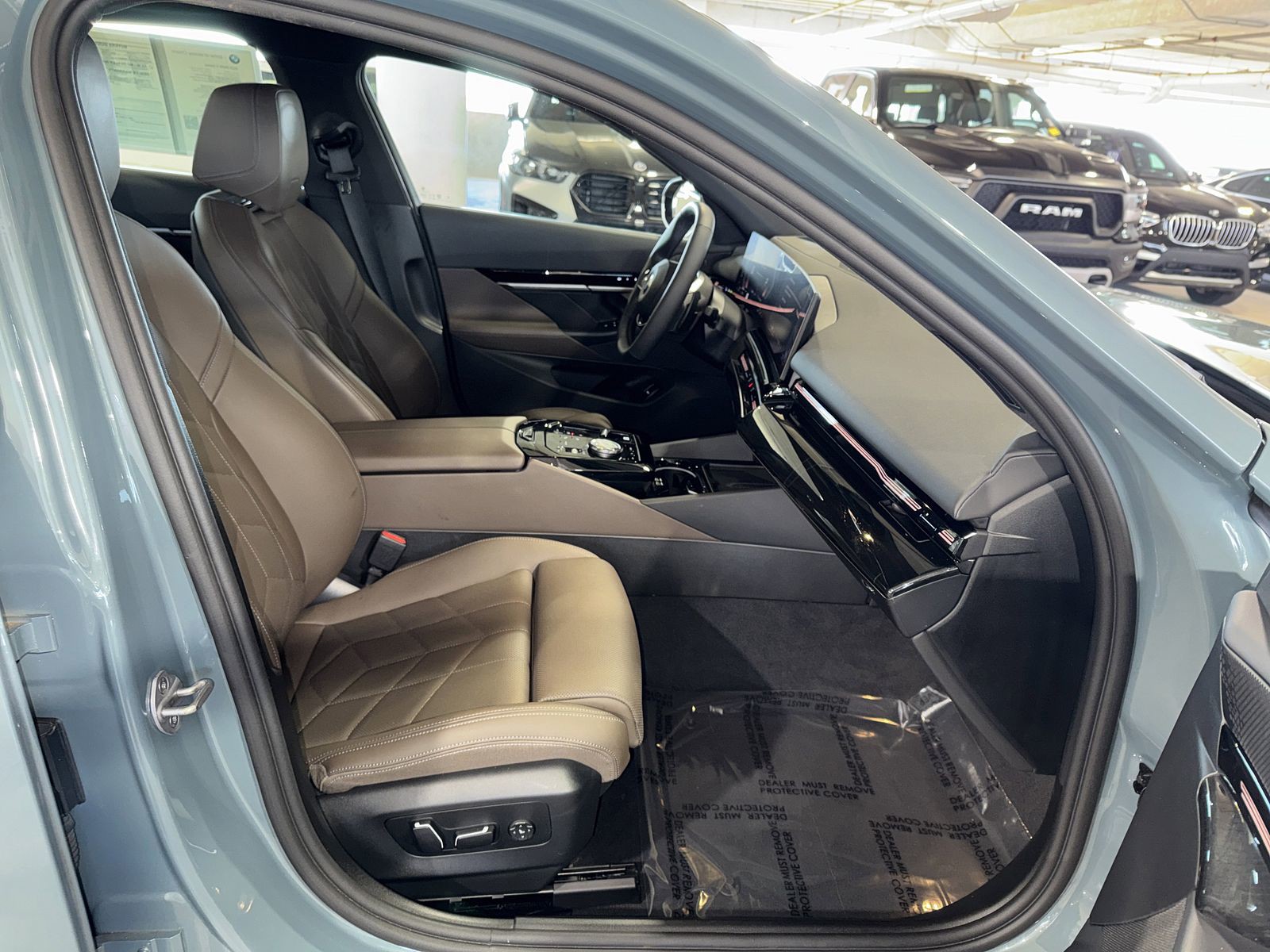 2025 BMW 5 Series - Photo 10