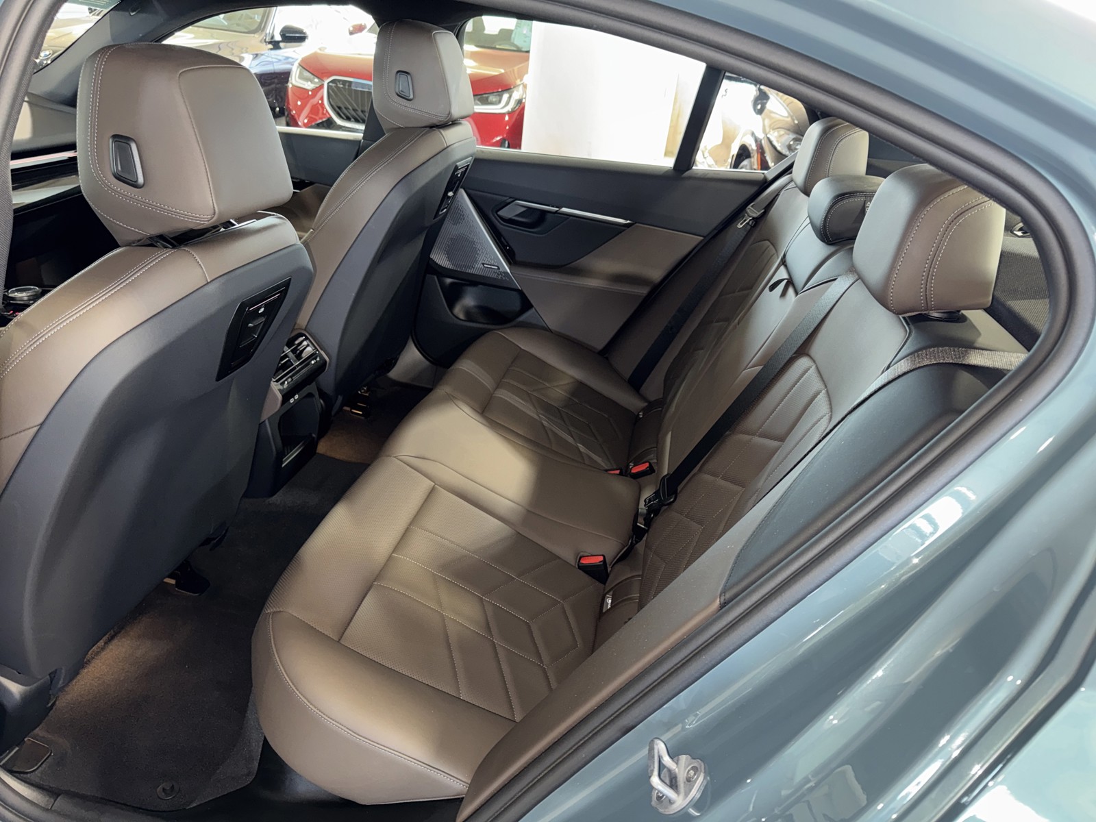 2025 BMW 5 Series - Photo 15