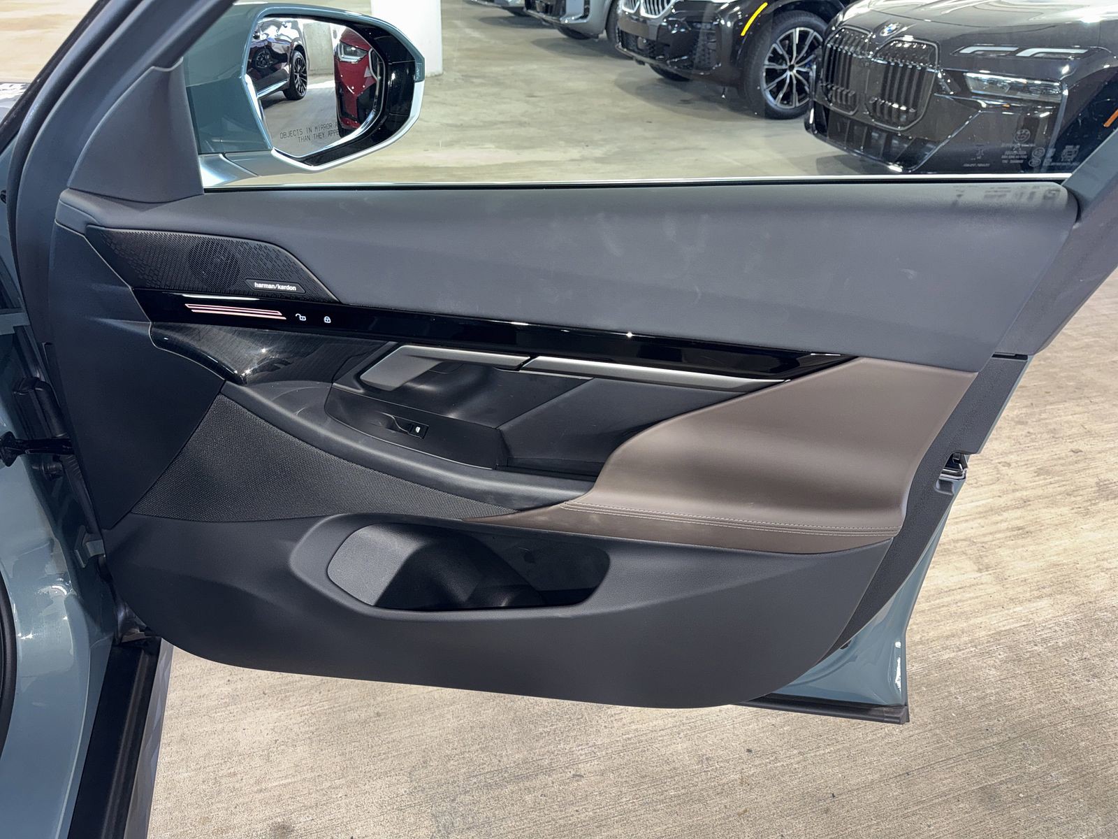 2025 BMW 5 Series - Photo 9