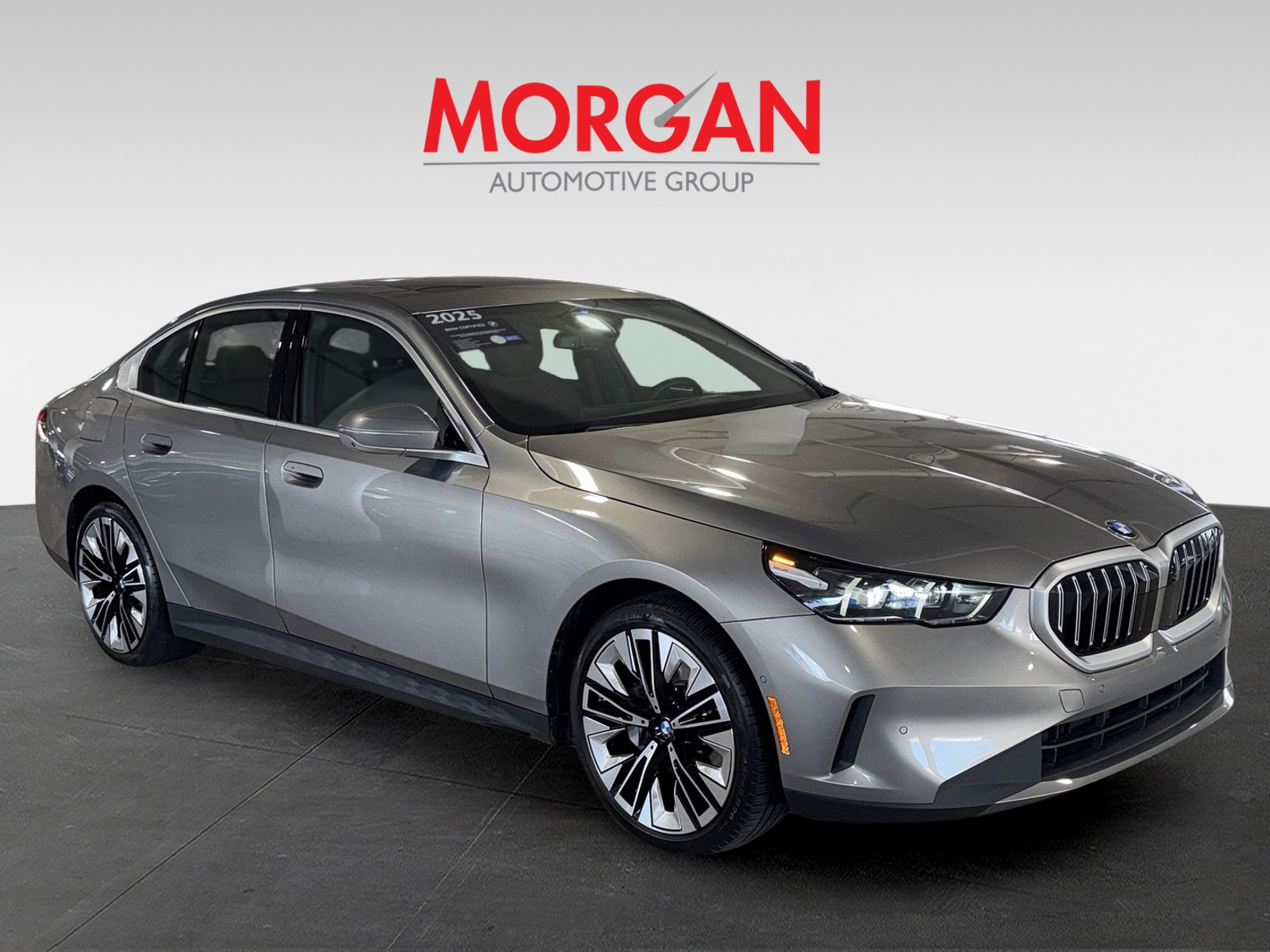 2025 BMW 5 Series - Photo 3
