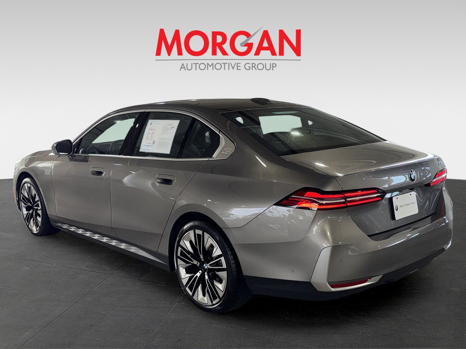 2025 BMW 5 Series - Photo 6