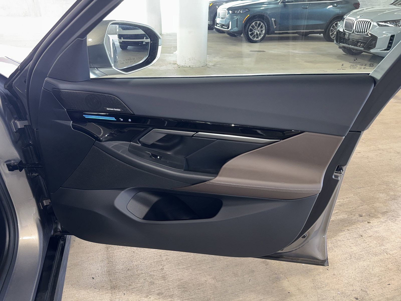 2025 BMW 5 Series - Photo 10