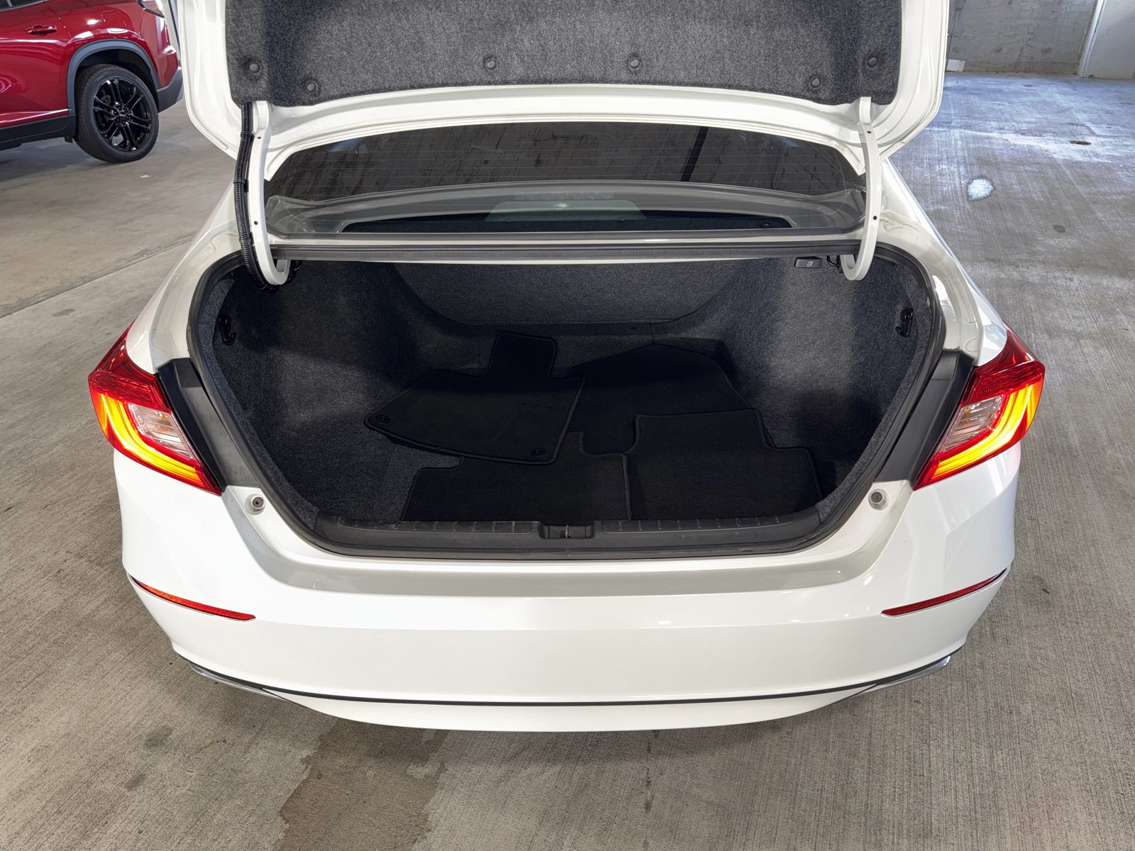 2021 Honda Accord - Photo 13