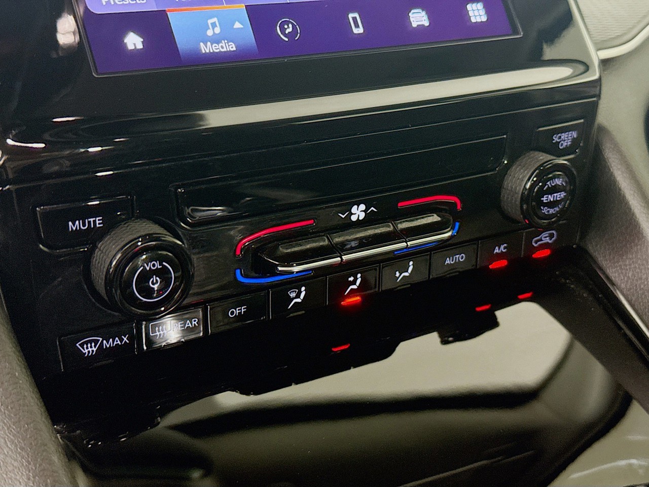 2023 Jeep Grand Cherokee - Photo 14