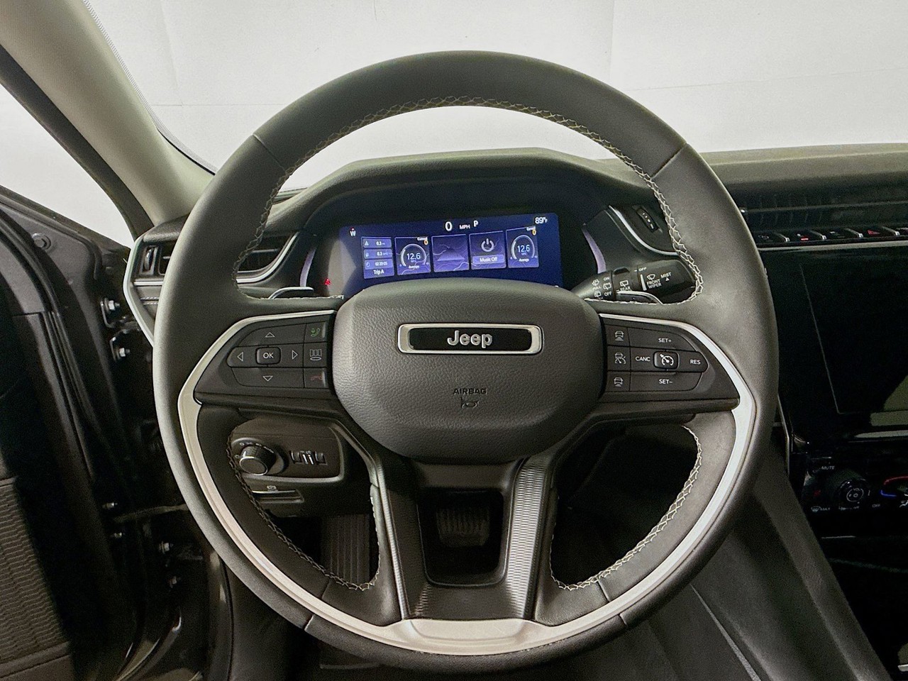 2023 Jeep Grand Cherokee - Photo 9