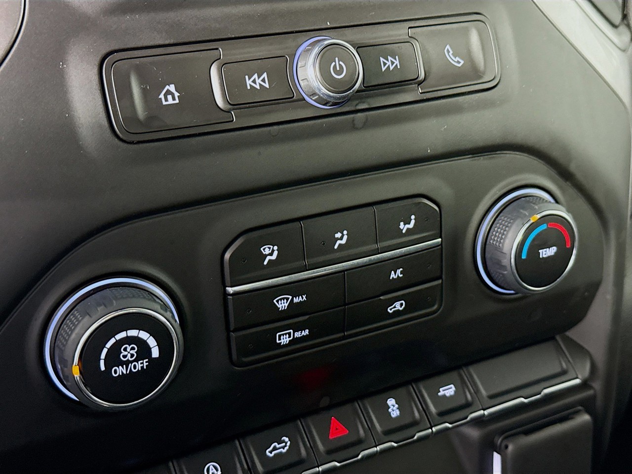 2024 Chevrolet Silverado 1500 - Photo 14