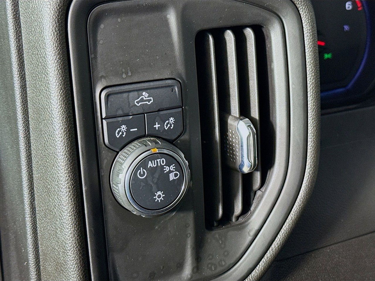 2024 Chevrolet Silverado 1500 - Photo 8