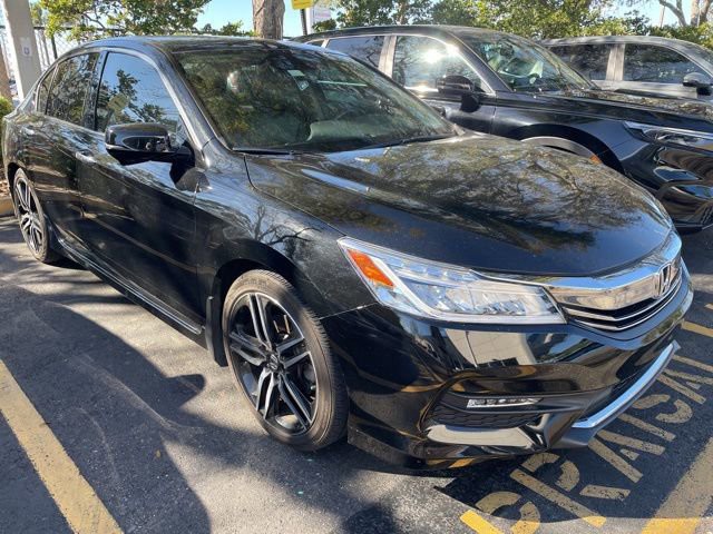 2017 Honda Accord - Photo 2