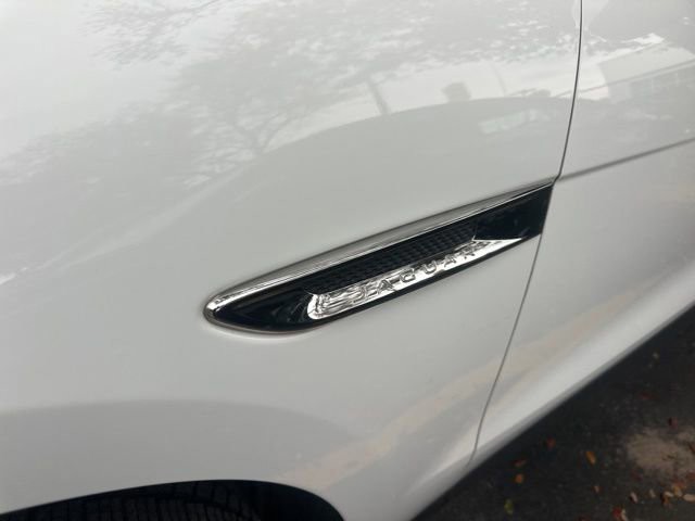 2020 Jaguar F-PACE - Photo 14