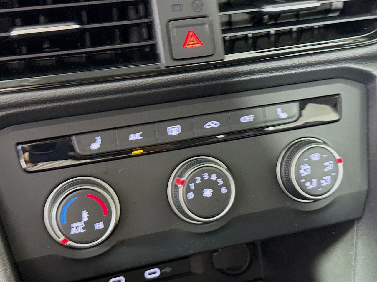 2022 Volkswagen Taos - Photo 13