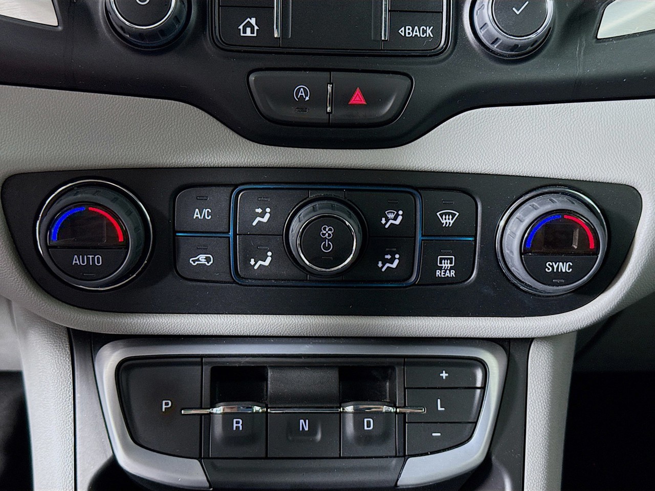 2024 GMC Terrain - Photo 14