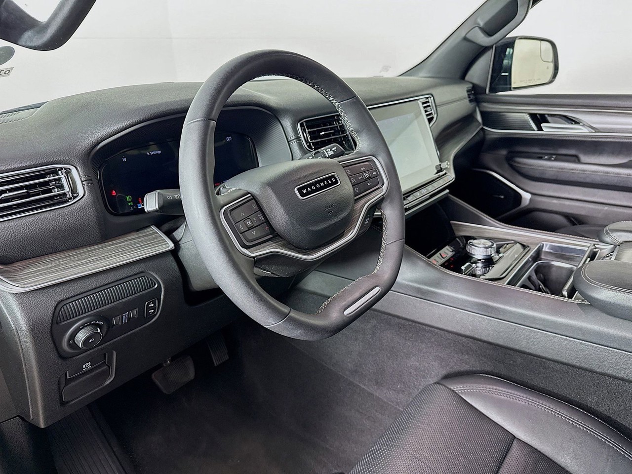 2024 Jeep Wagoneer - Photo 7