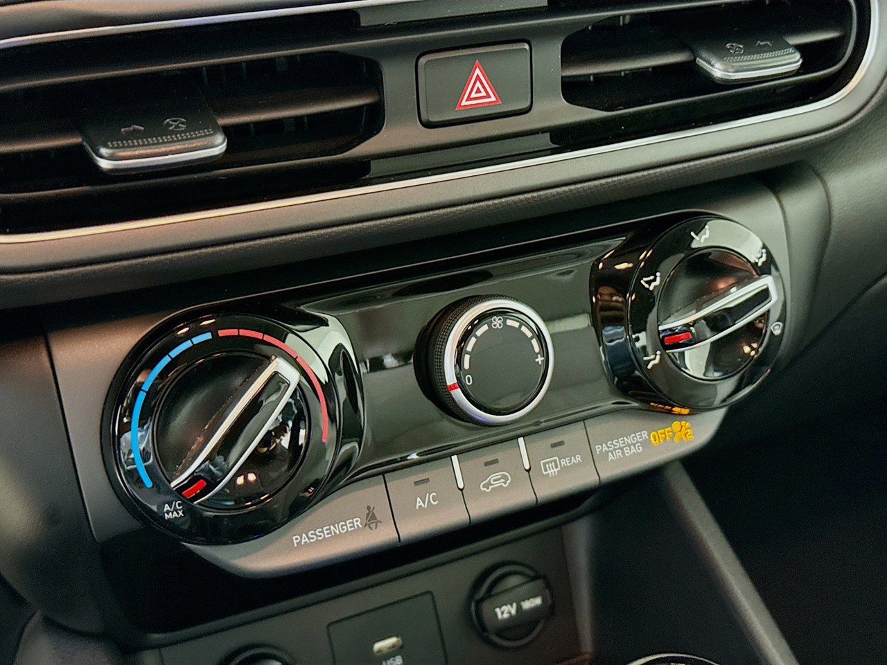 2023 Hyundai Kona - Photo 14