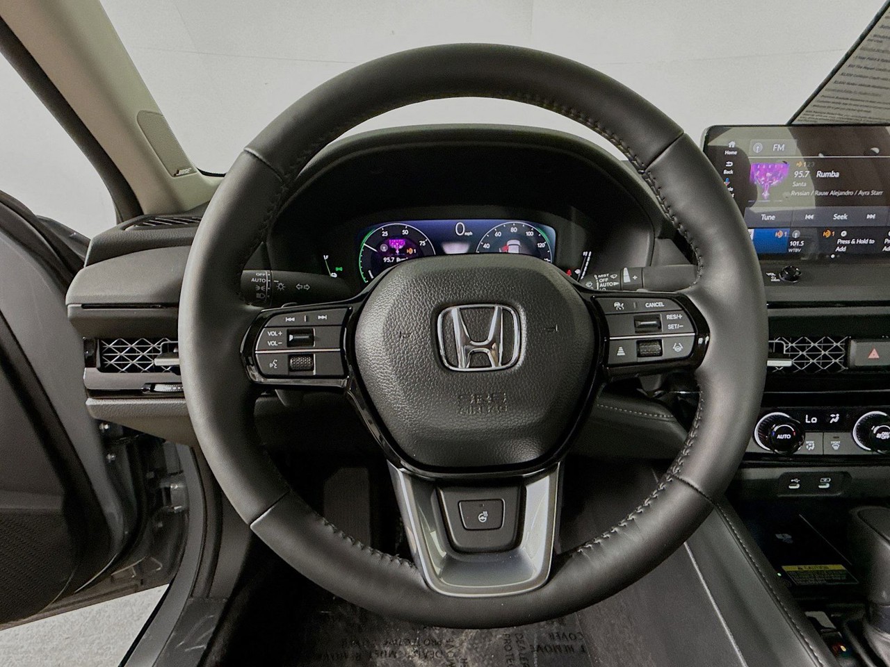 2025 Honda Accord Hybrid - Photo 8