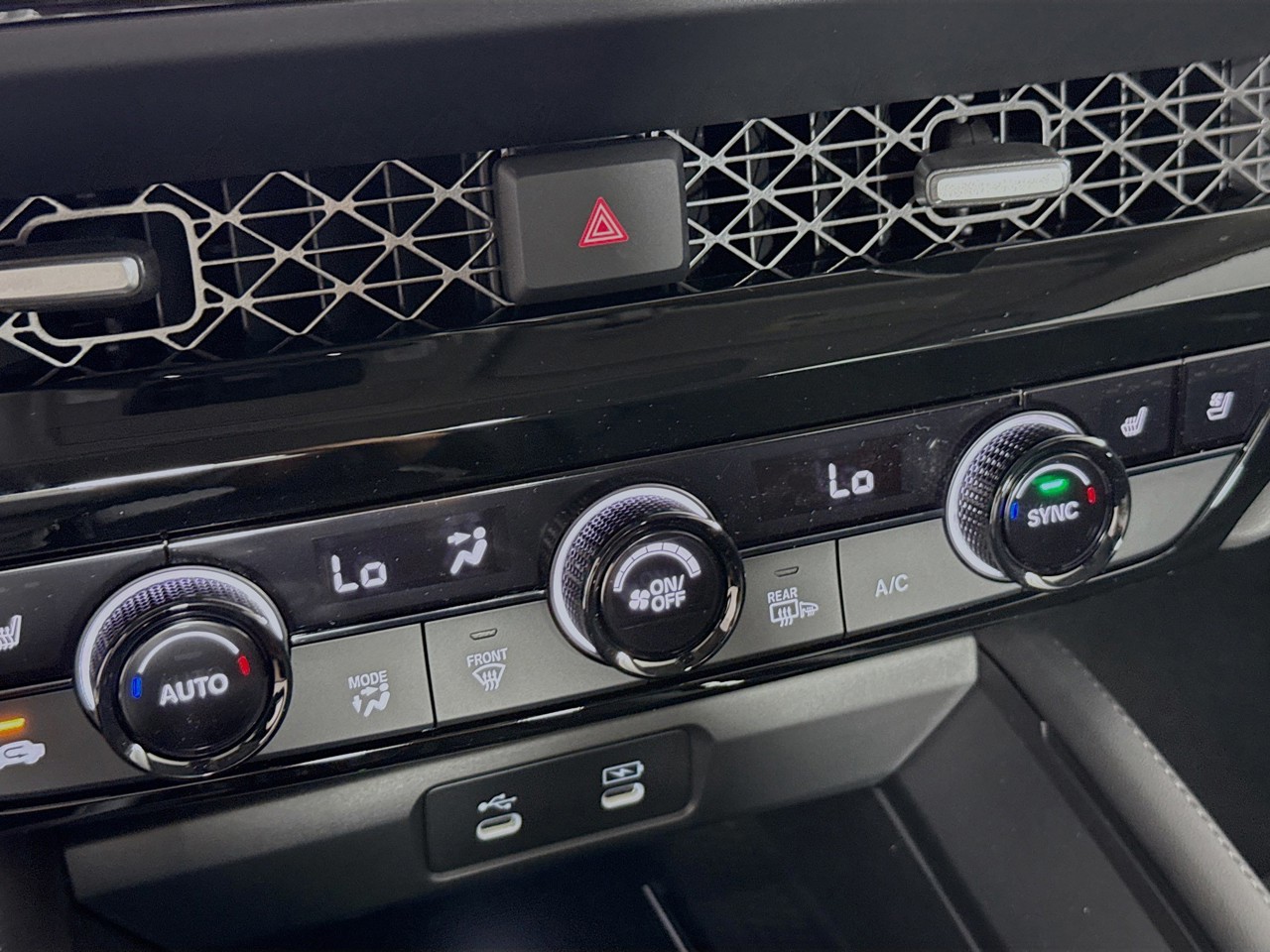 2025 Honda Accord Hybrid - Photo 14