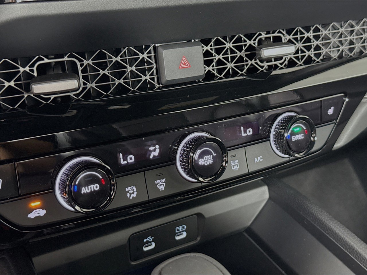 2025 Honda Accord Hybrid - Photo 13