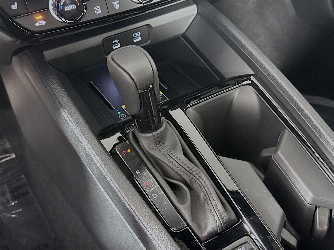 2025 Honda Accord Hybrid - Photo 14