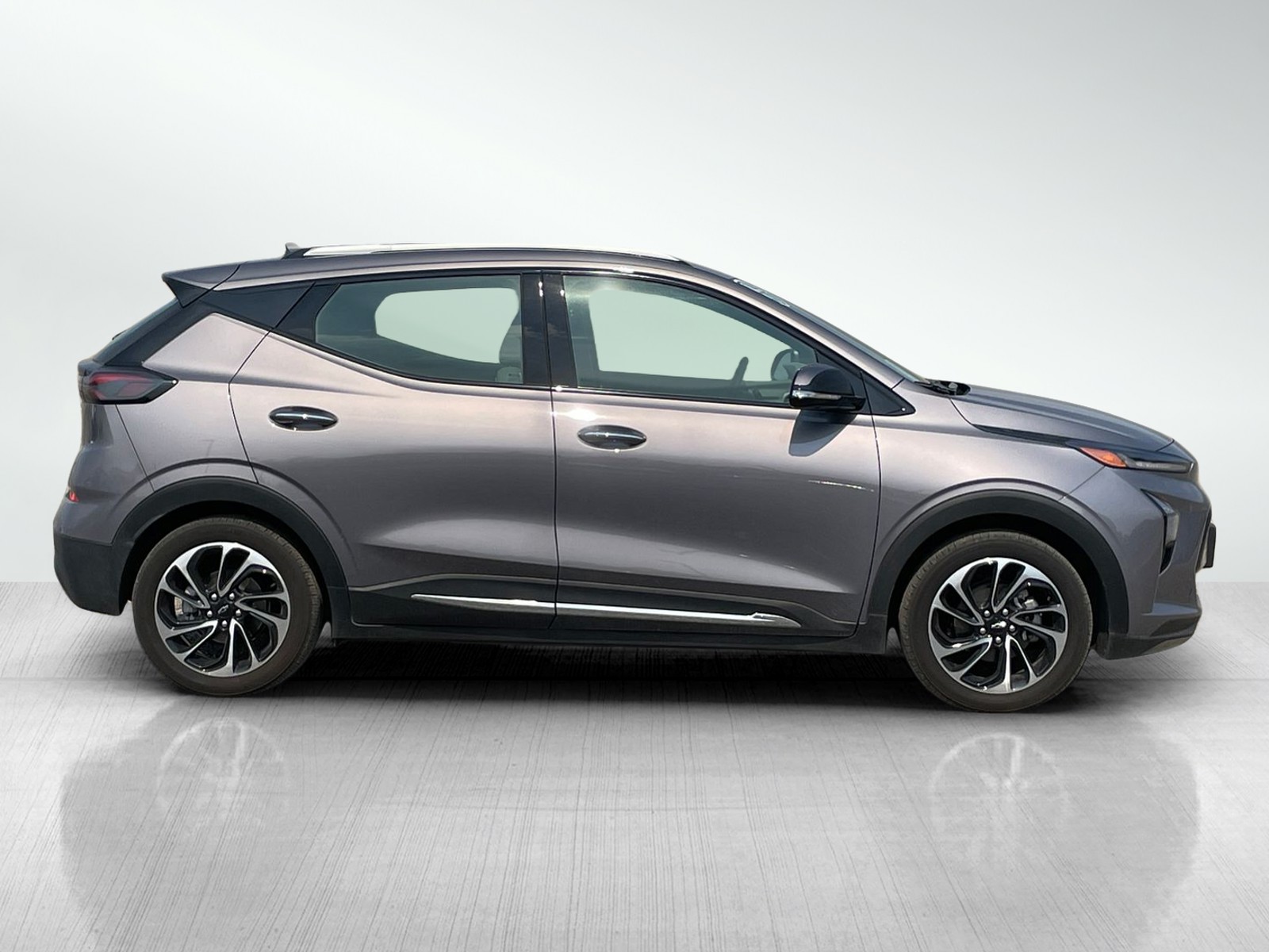 2023 Chevrolet Bolt EUV Premier photo 2