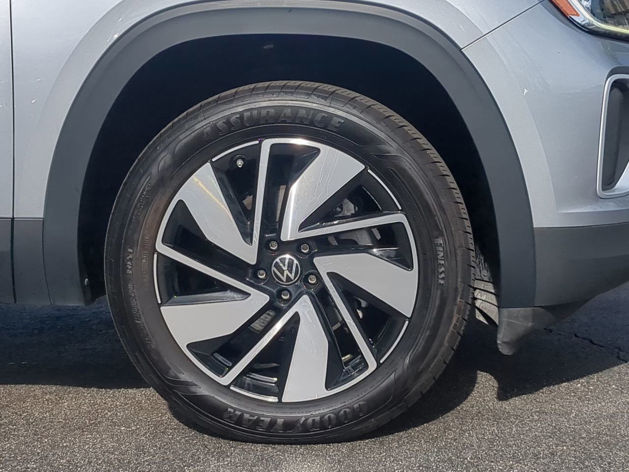 2024 Volkswagen Atlas - Photo 11