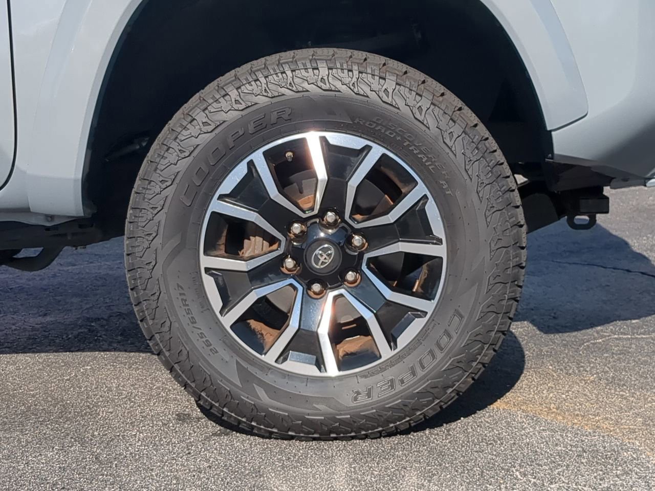 2020 Toyota Tacoma - Photo 12