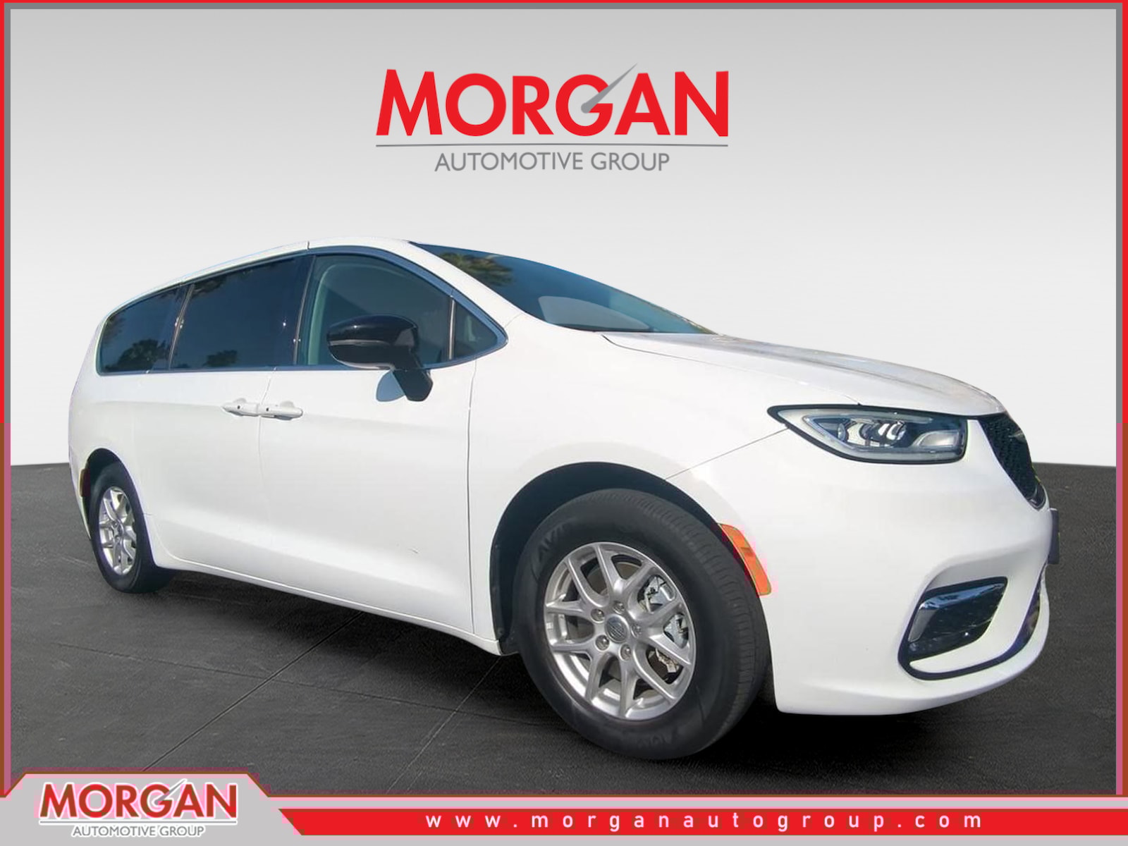 2024 Chrysler Pacifica Touring L's photo