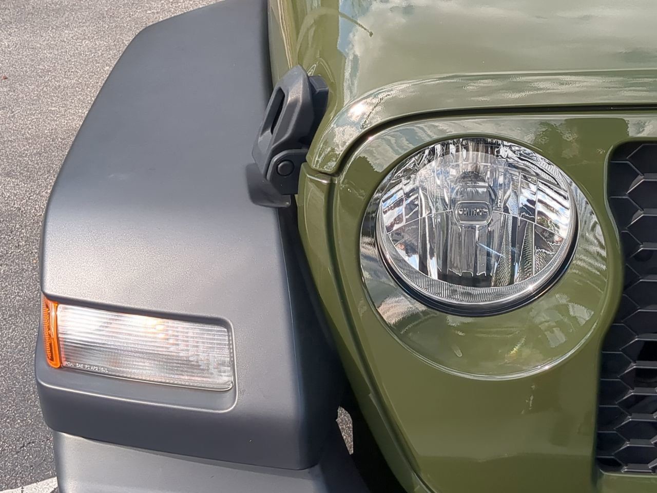 2024 Jeep Wrangler - Photo 10