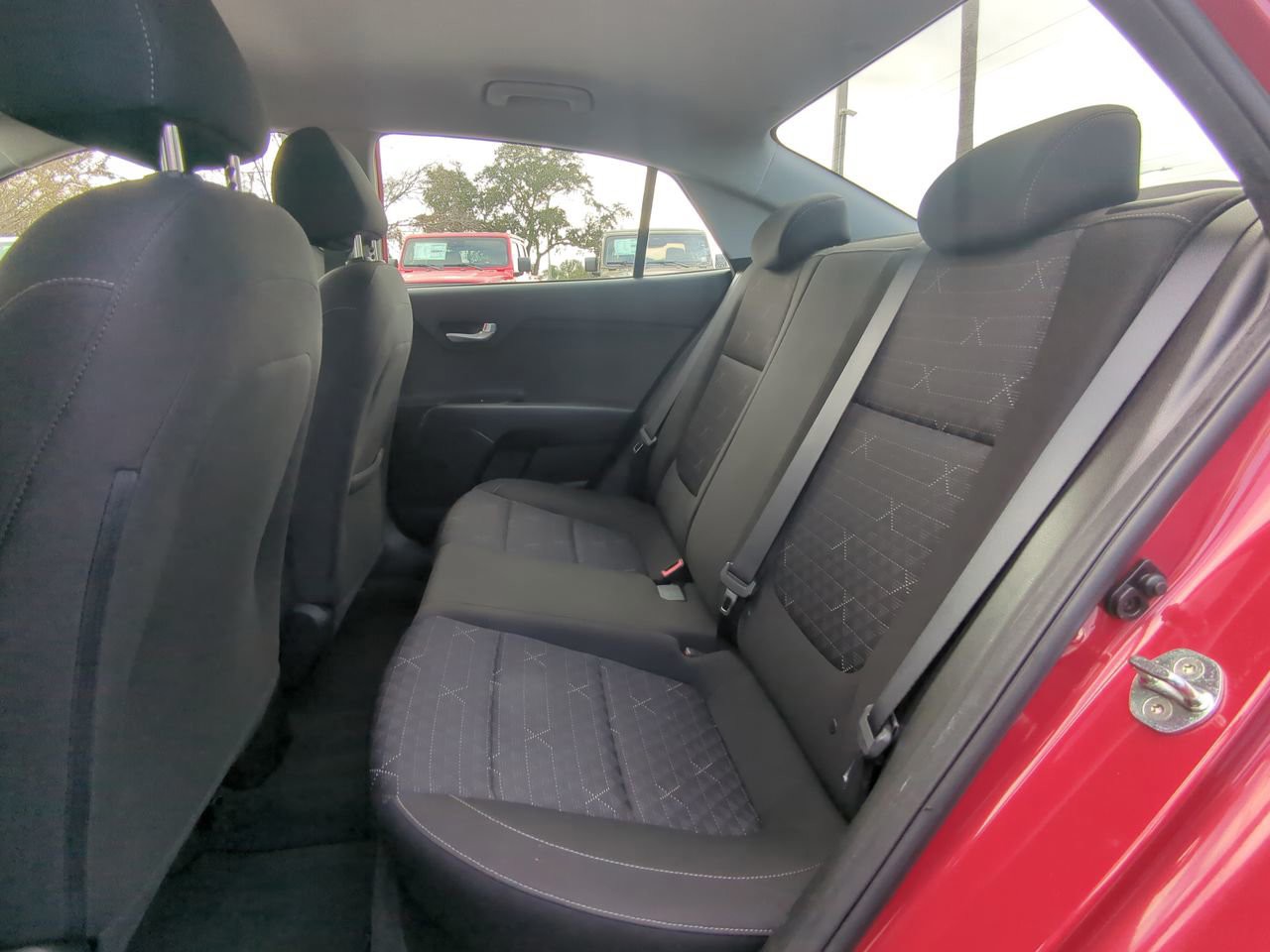 2021 Kia Rio - Photo 14