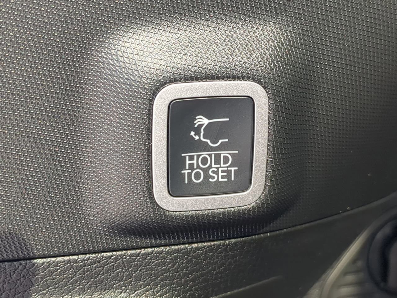 2025 Jeep Grand Cherokee - Photo 15