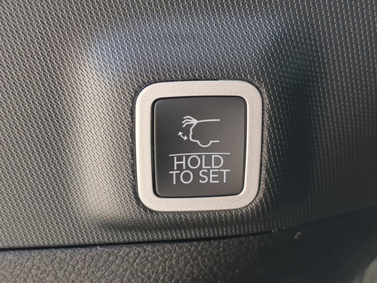 2025 Jeep Grand Cherokee - Photo 15