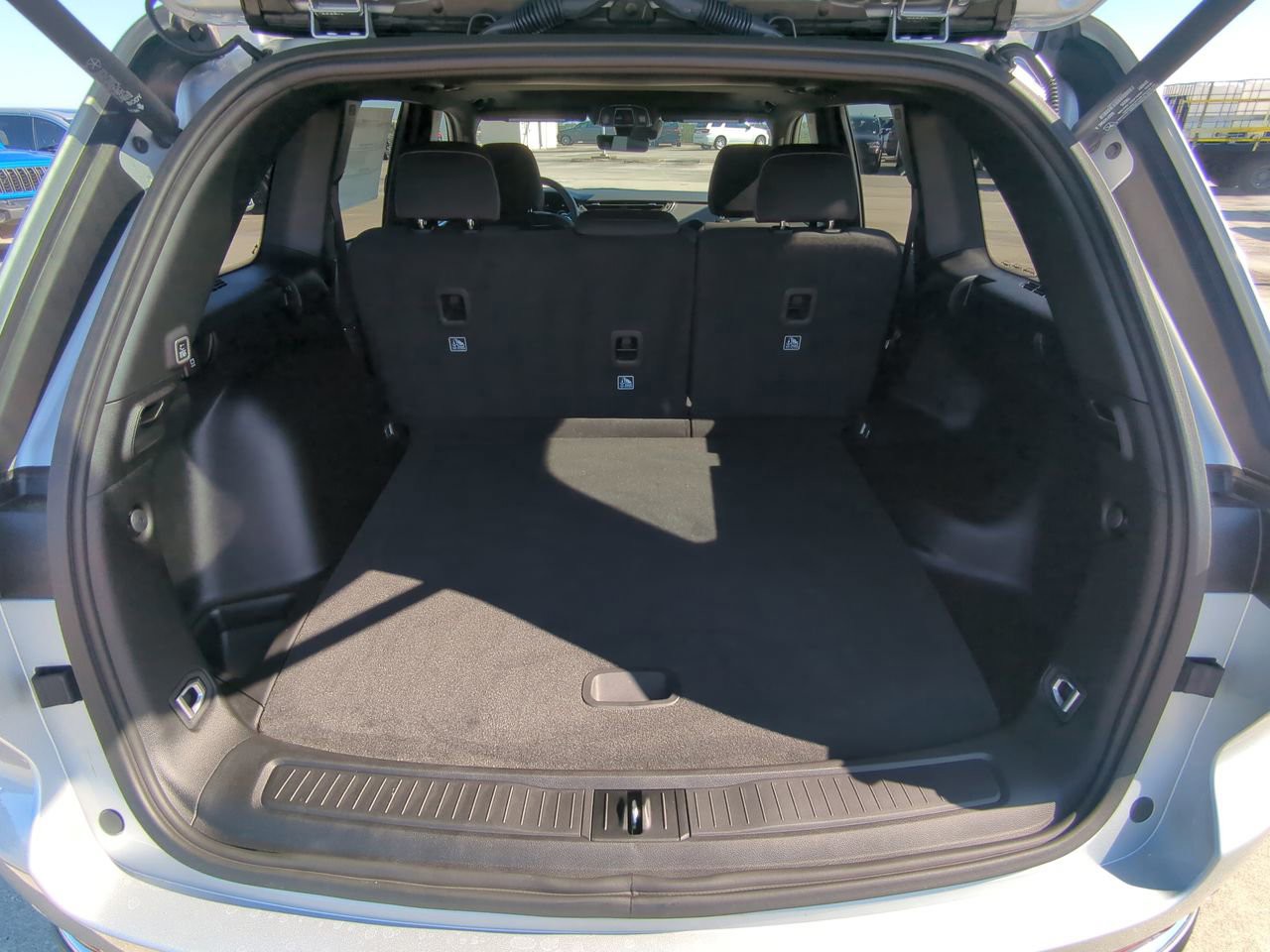 2025 Jeep Grand Cherokee - Photo 14