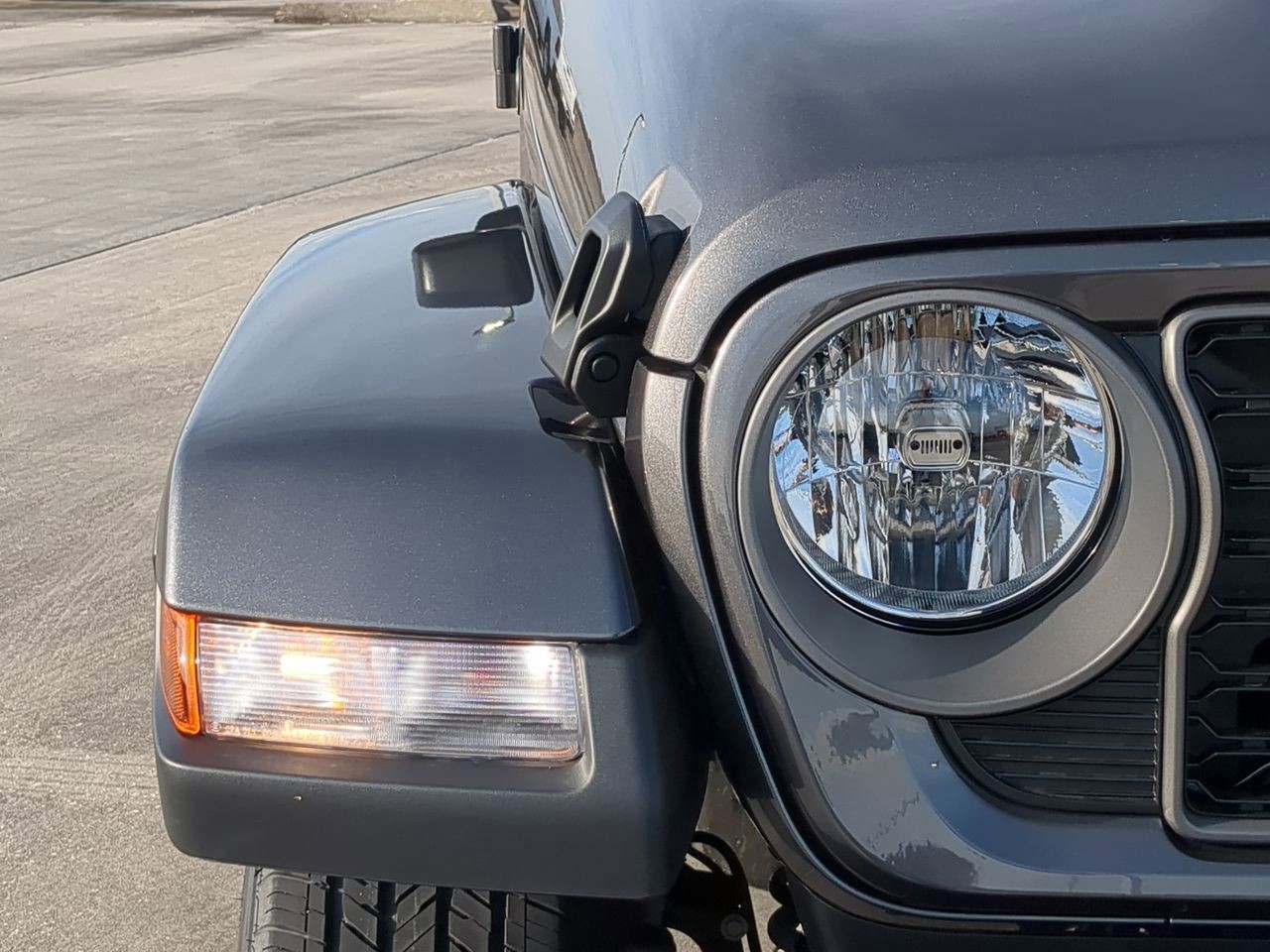 2026 Jeep Gladiator - Photo 10