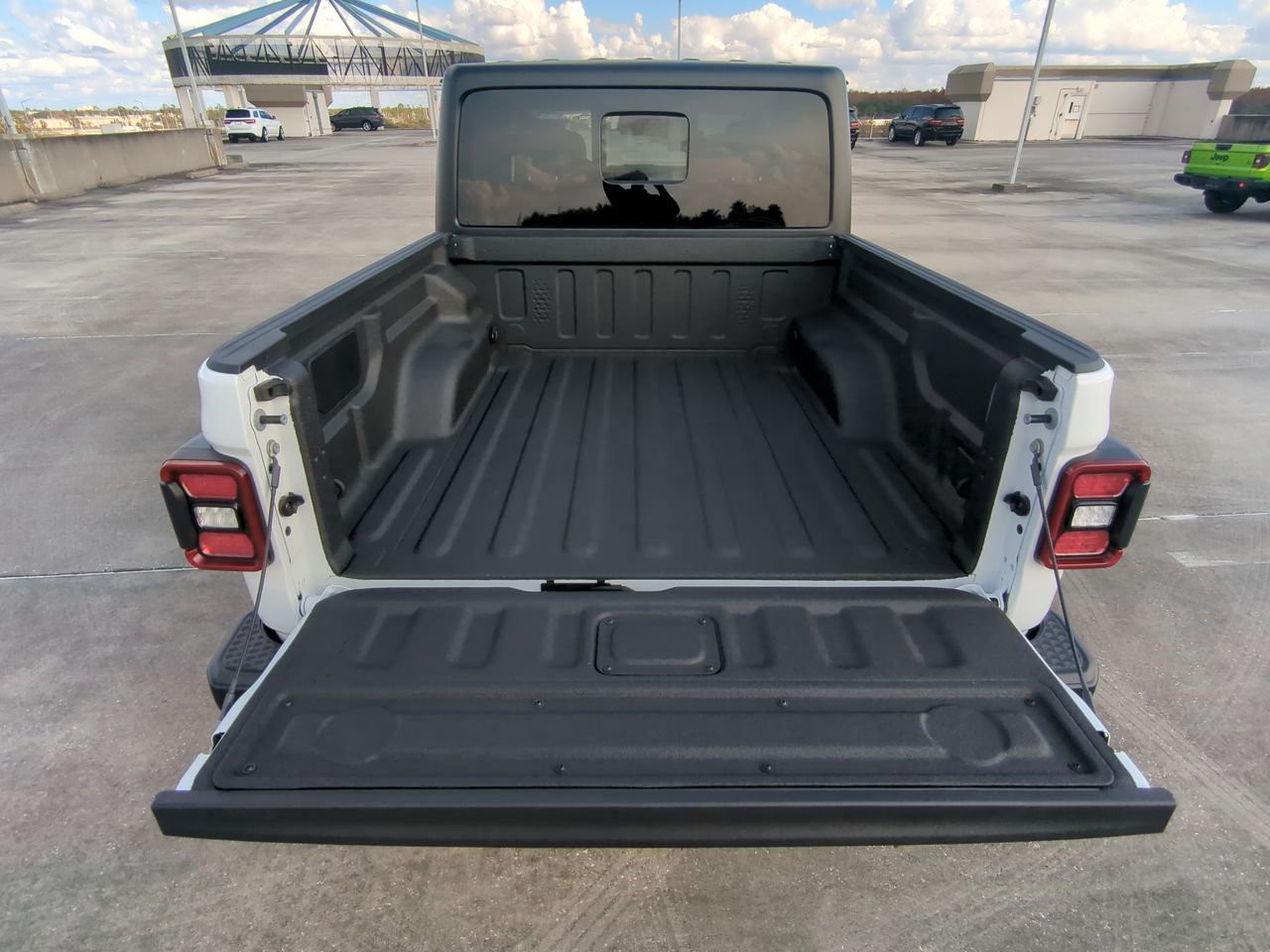 2026 Jeep Gladiator - Photo 10