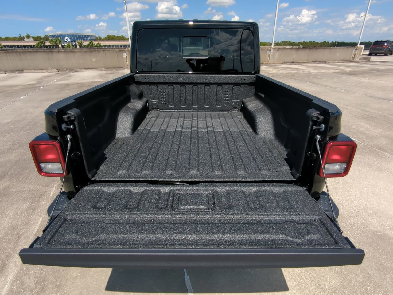 2025 Jeep Gladiator - Photo 10