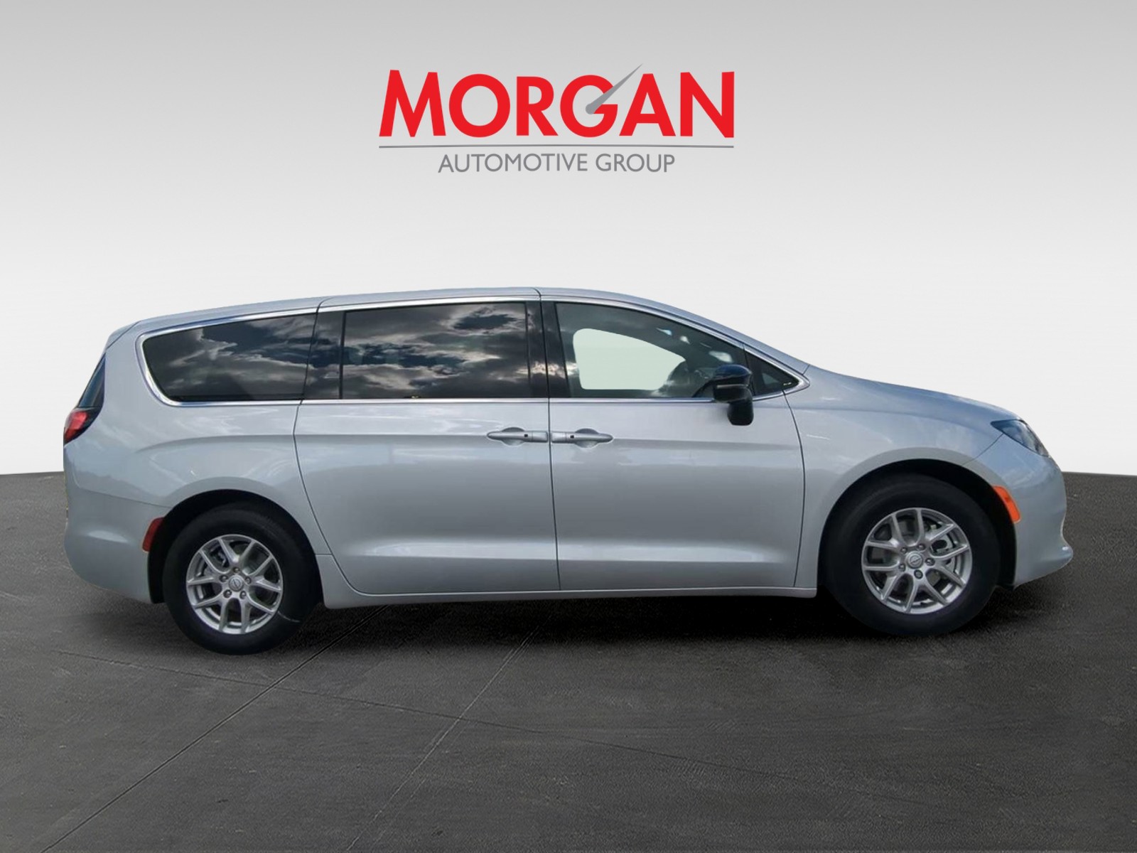 2026 Chrysler Voyager - Photo 8