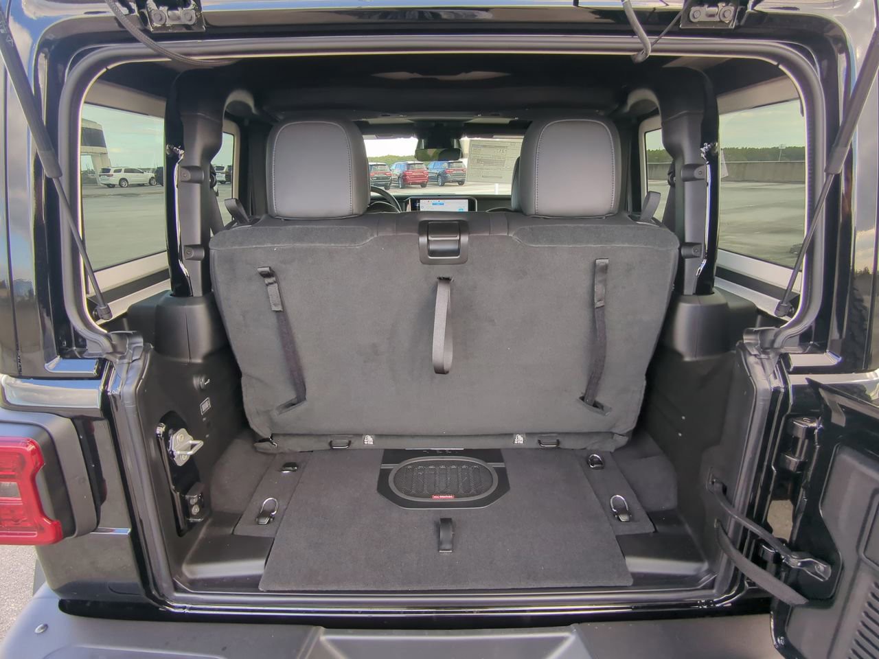 2026 Jeep Wrangler - Photo 14