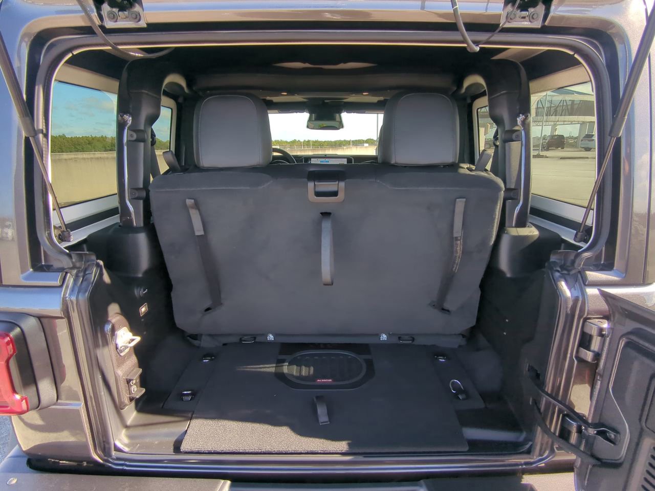 2026 Jeep Wrangler - Photo 14