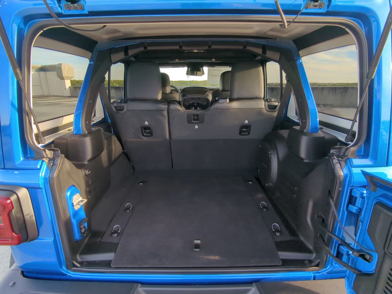 2026 Jeep Wrangler - Photo 14
