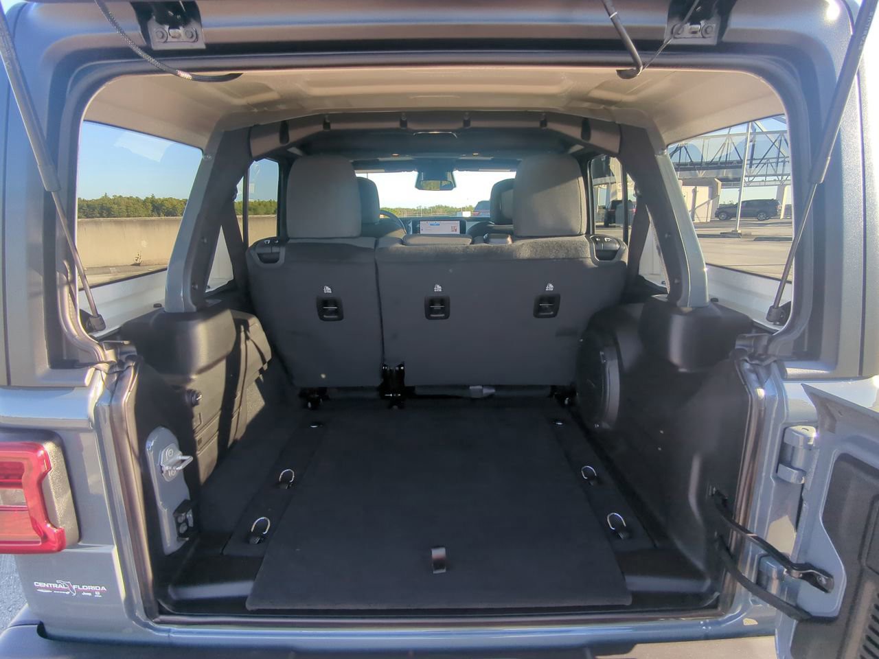 2026 Jeep Wrangler - Photo 14