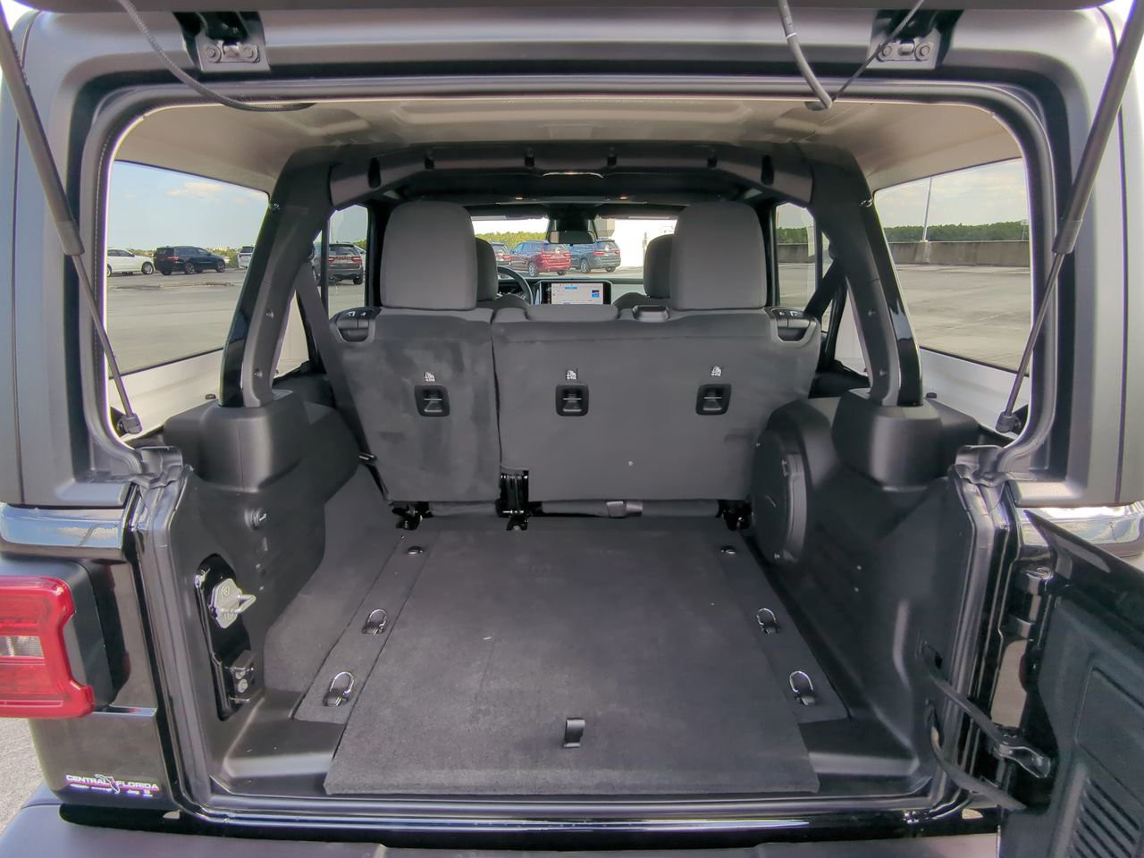 2026 Jeep Wrangler - Photo 14