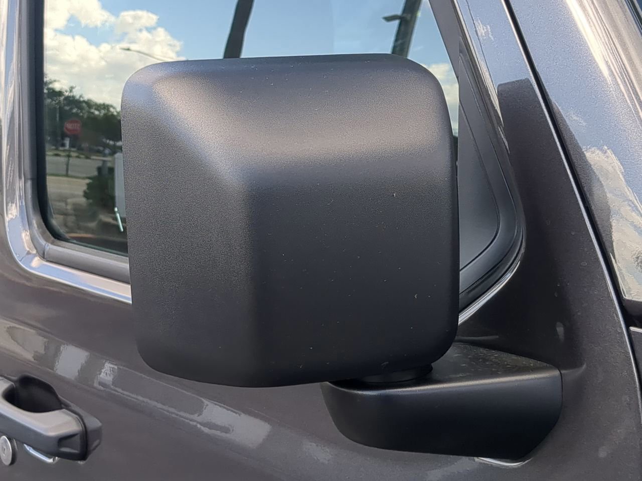 2026 Jeep Wrangler - Photo 12