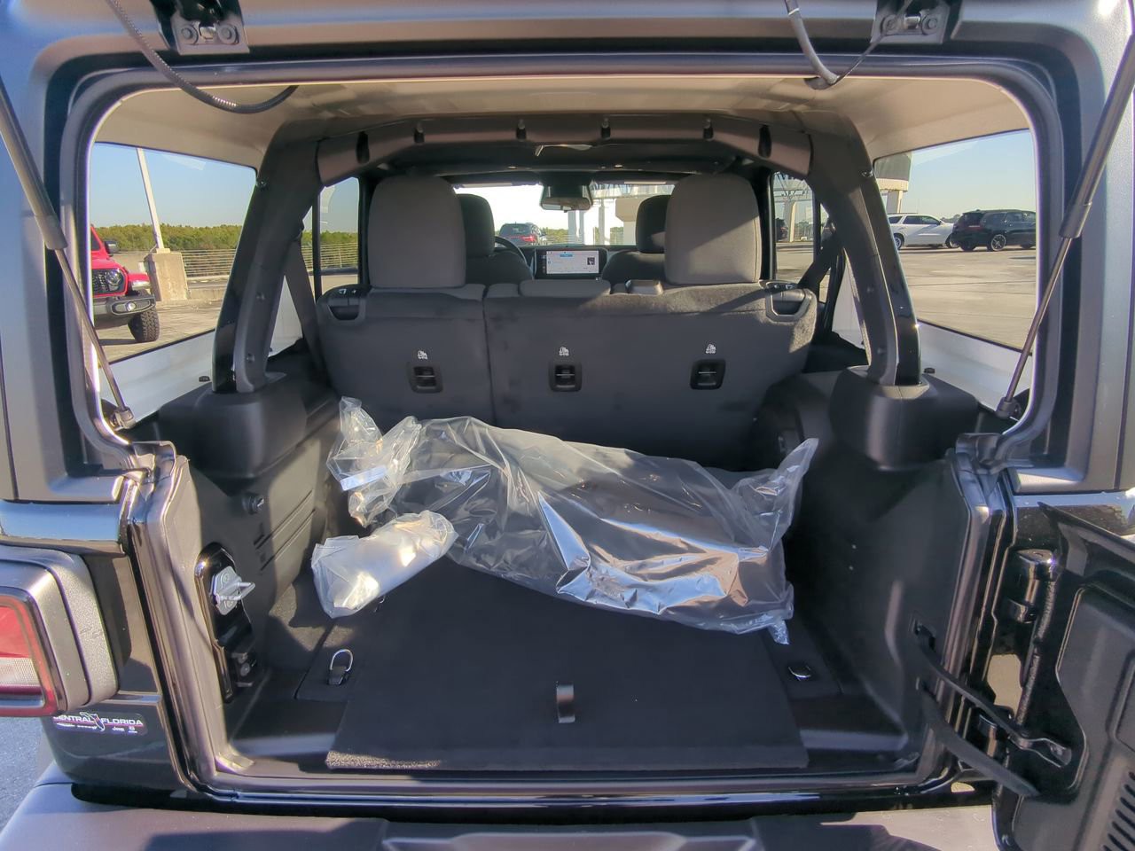 2026 Jeep Wrangler - Photo 14
