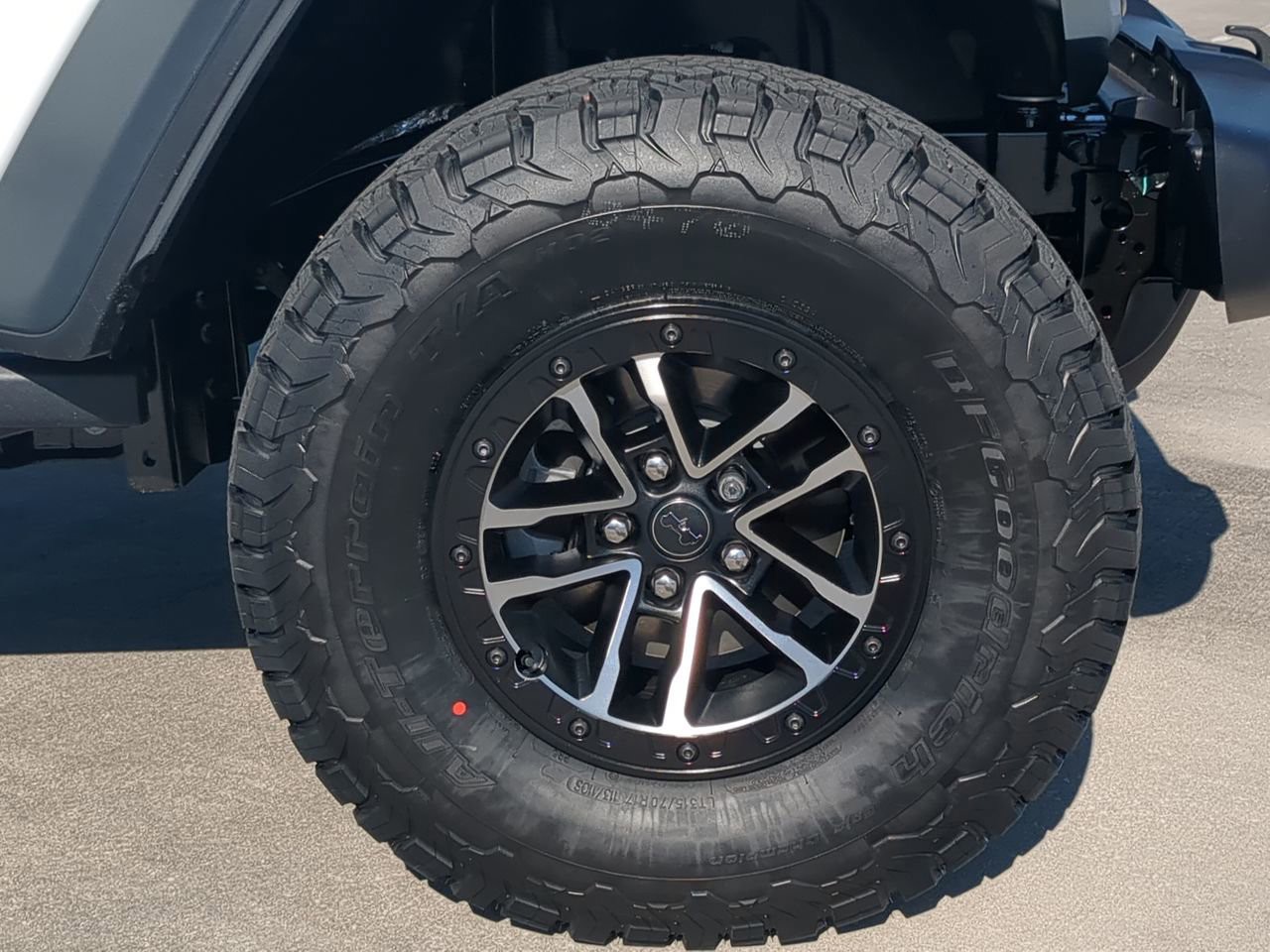2026 Jeep Wrangler - Photo 11
