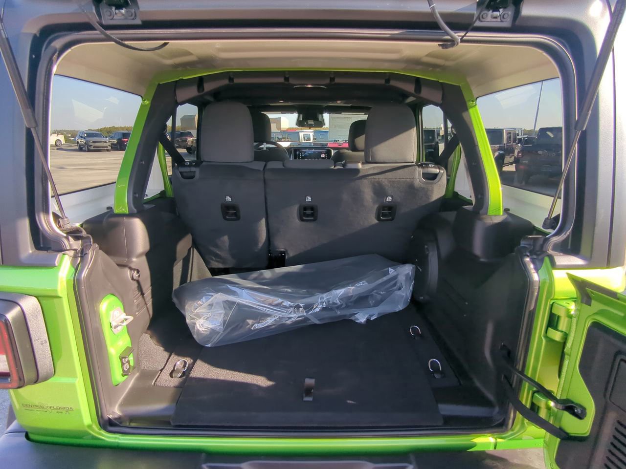 2026 Jeep Wrangler - Photo 14