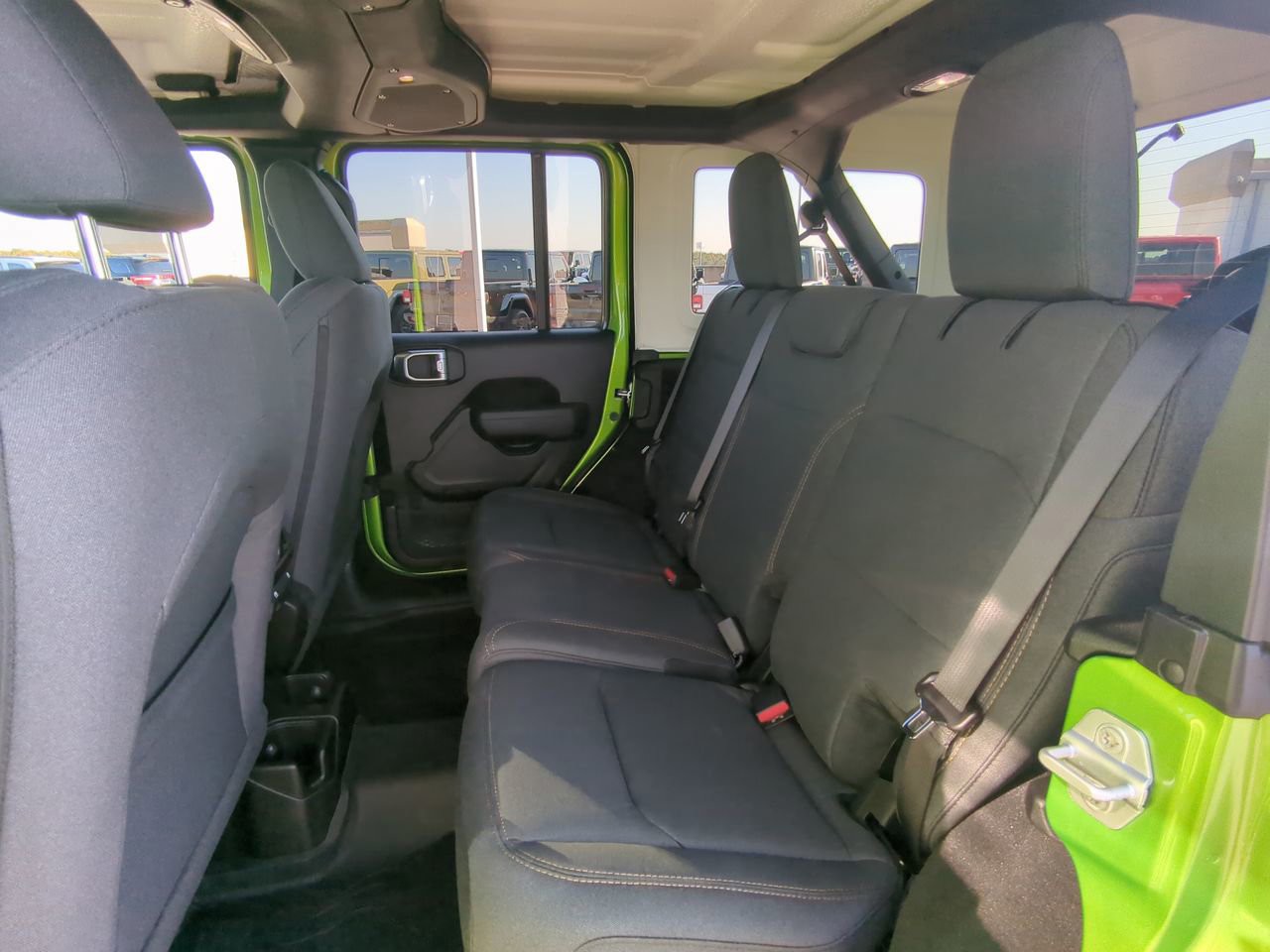 2026 Jeep Wrangler - Photo 15