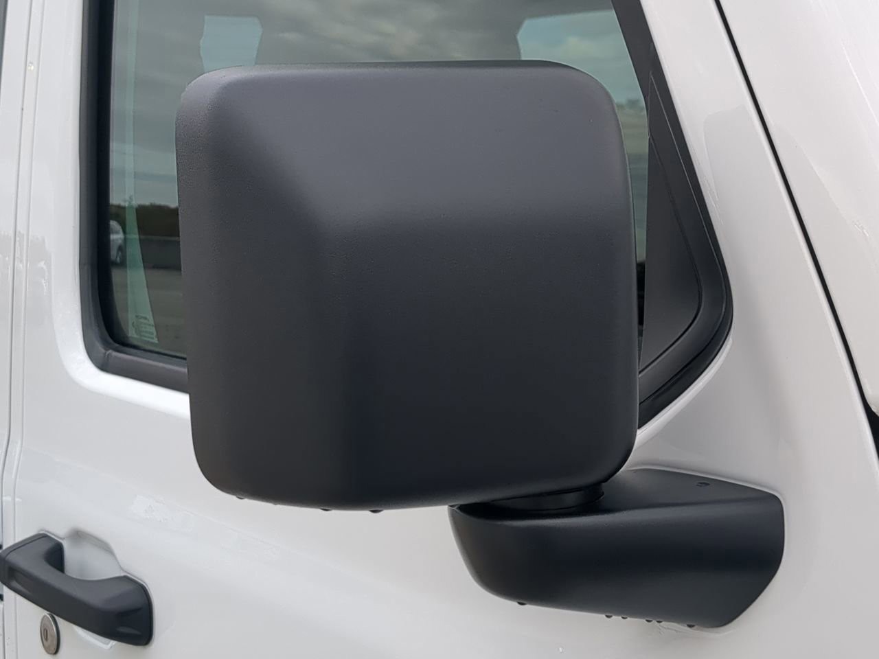 2026 Jeep Wrangler - Photo 12