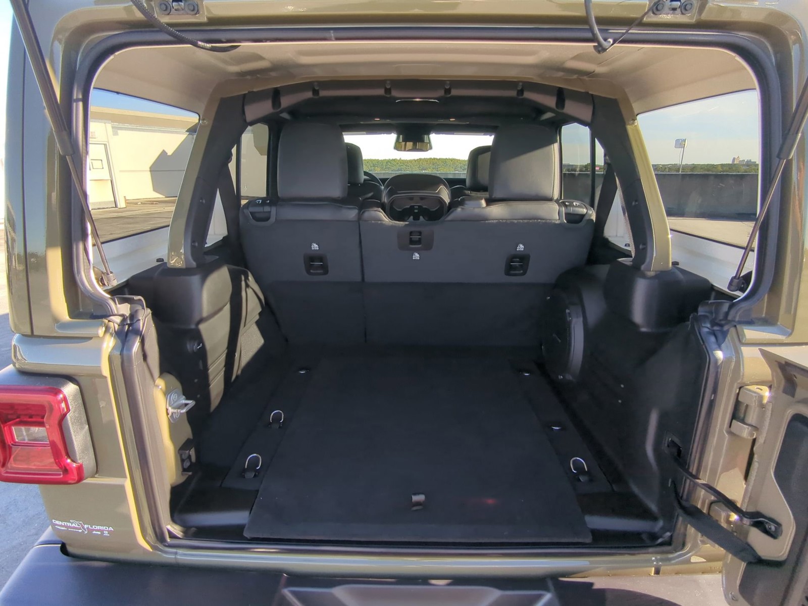 2026 Jeep Wrangler - Photo 14